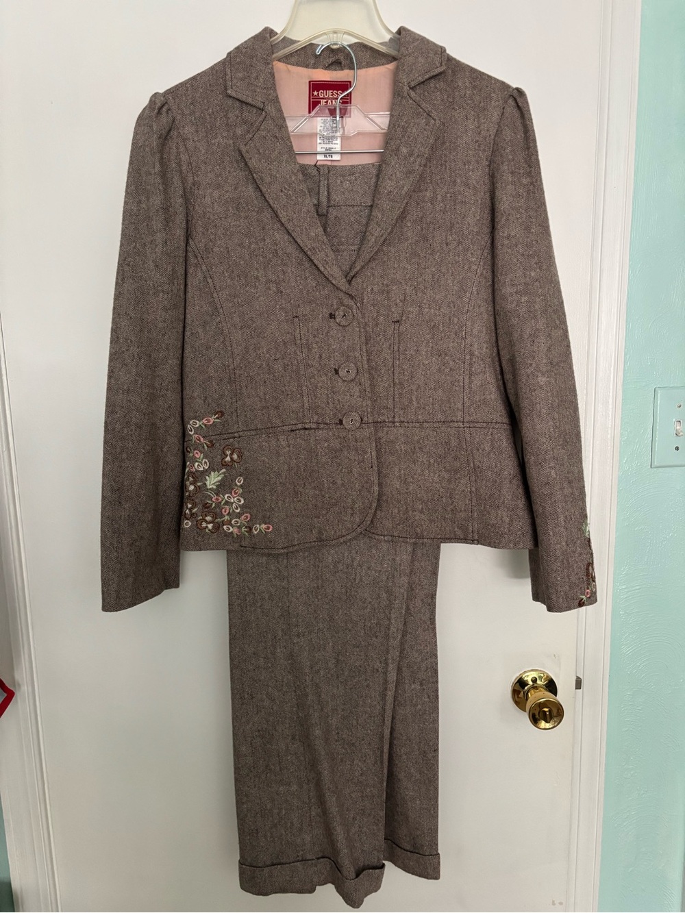 Women’s Guess by Marciano Taupe Embroidered Two-Piece Suit size XL  pants 32